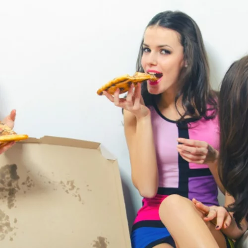 5 τρόποι για να μην ξεφεύγεις από τη διατροφή σου το Σαββατοκύριακο