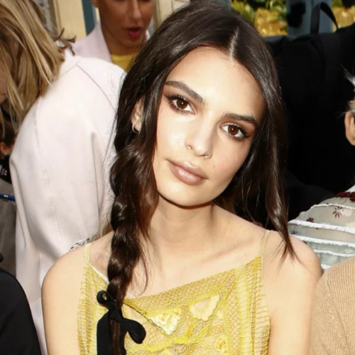 Emily Ratajkowski | Τι απάντησε στο παράπονο της Chrissy Teigen;