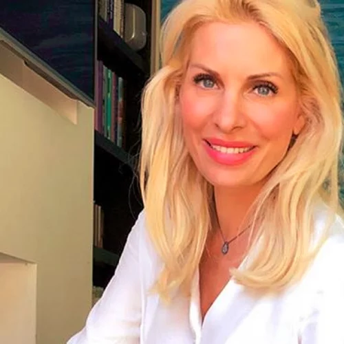 Ελένη Μενεγάκη | Ανάσταση στην Κρήτη! Τα εντυπωσιακά στιγμιότυπα