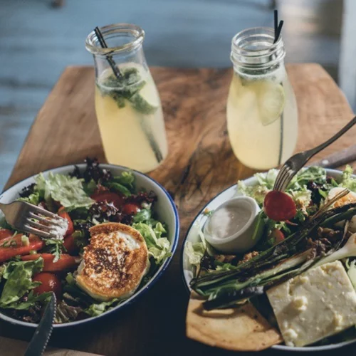 Τι να τρώω στη δουλειά; Να τι να παίρνεις μαζί σου στο γραφείο αν κάνεις δίαιτα, αν θες ενέργεια ή κάτι ελαφρύ