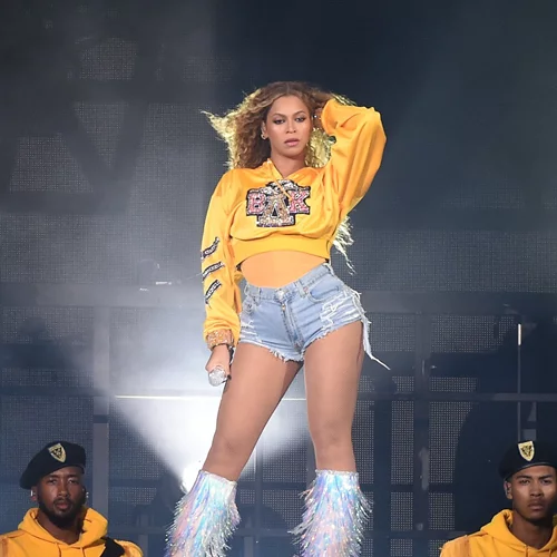 Γιατί η λεπτομέρεια κάνει την διαφορά: Η Beyonce άλλαξε ΚΑΙ μανικούρ σε χρόνο dt!