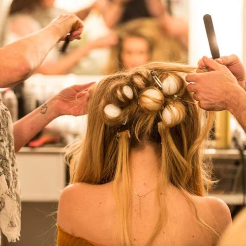 ΣΟΚ: Τα τέλεια μαλλιά των διαφημίσεων, δεν είναι τελικά τόσο τέλεια! Δες τα κόλπα που χρησιμοποιούν για να το πετύχουν