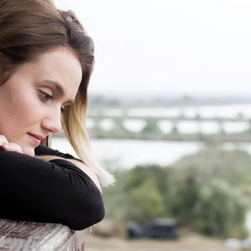 Πίσω από κάθε πόνο σου στέκει ένα λάθος σου