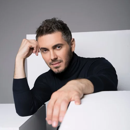 Ο Μιχάλης Χατζηγιάννης για τη μάχη της Ελεάννας Βραχάλη με τη Σκλήρυνση κατά Πλάκας