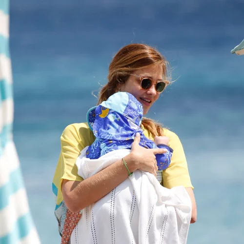 Ana Beatriz Barros | Το μοντέλο της Victoria's Secret βρίσκεται στην Μύκονο!