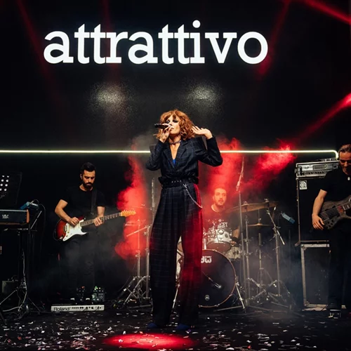 attrattivo | Φορέσαμε τα αγαπημένα μας κομμάτια και γιορτάσαμε τα 30 της χρόνια!