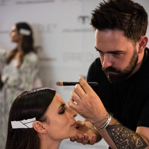 Βρεθήκαμε στα παρασκήνια ενός fashion show και ορίστε όλες οι beauty λεπτομέρειες που ξεχωρίσαμε