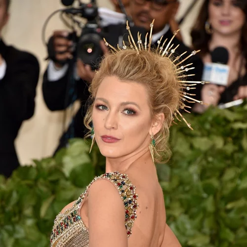 Blake Lively | Το μήνυμα της τσάντας της που κανείς δεν πρόσεξε!