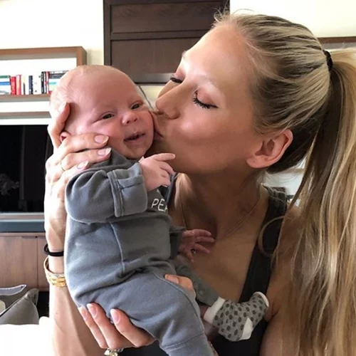 Anna Kournikova | Χορεύει με την κόρη της και είναι απολαυστικές!