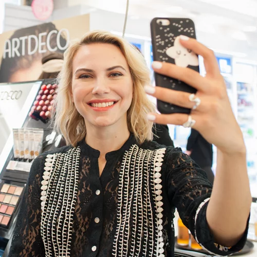 Μία παρουσίαση που τα είχε όλα αλλά κυρίως είχε τα πιο καλοκαιρινά προϊόντα