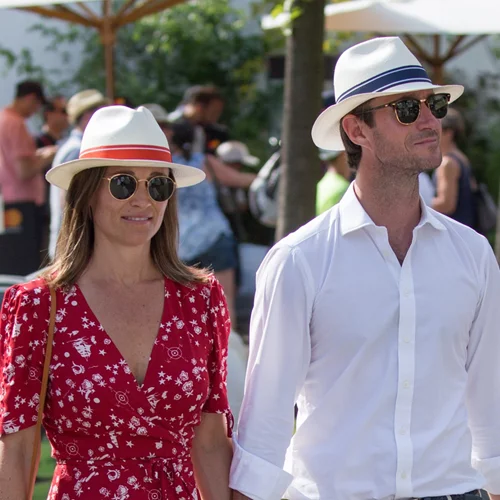 Η πρώτη εμφάνιση της Pippa Middleton με φουσκωμένη κοιλίτσα!