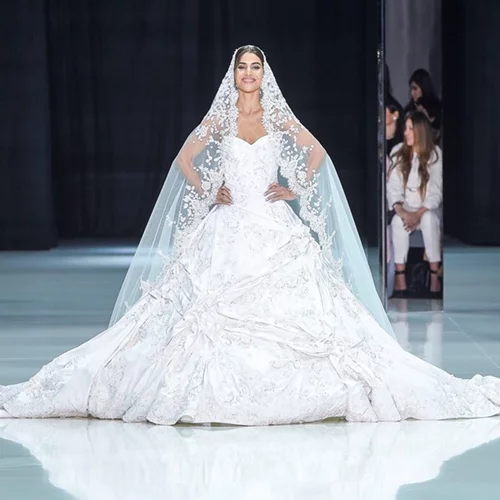 Ralph & Russo | 7 bridal looks από τον οίκο που φημολογείται ότι σχεδίασε το νυφικό της Meghan Markle