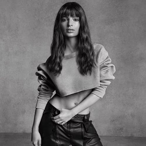 Emily Ratajkowski | Topless μόνο με τα κοσμήματα της!