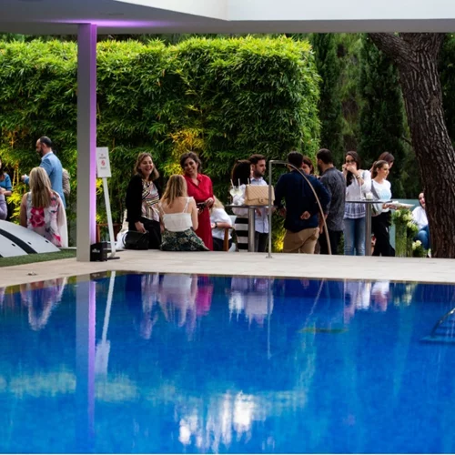 Η bluegr Hotels & Resorts υποδέχεται το καλοκαίρι