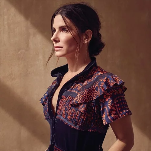 Sandra Bullock | Η εντυπωσιακή εμφάνιση της ηθοποιού που τράβηξε τα βλέμματα!