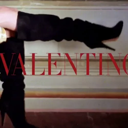 Είναι γεγονός! Ο οίκος Valentino συνεργάζεται με την L’Oréal για μία beauty συλλογή από καλλυντικά και αρώματα!