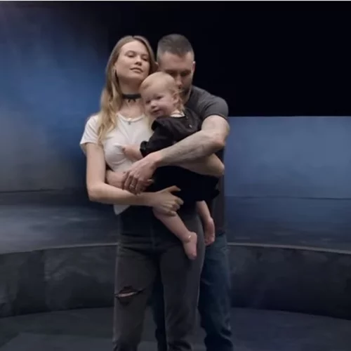 Adam Levine | Πλήθος διάσημων στο νέο βίντεο κλιπ των Maroon 5