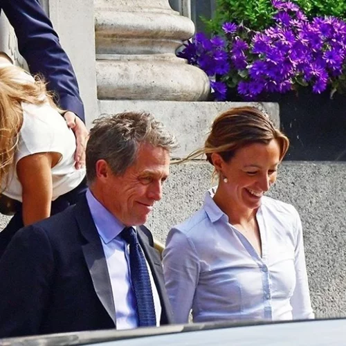 Hugh Grant: Οι πρώτες φωτογραφίες από τον γάμο του!