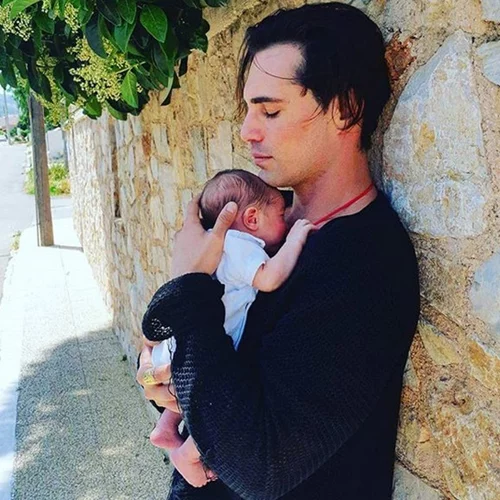 Άνθιμος Ανανιάδης | Η πρώτη βόλτα με τον γιο του Τιμόθεο!