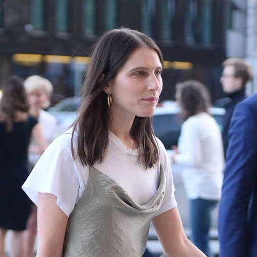 Dree Hemingway | Με ξυρισμένο κεφάλι και ultra chic εμφάνιση