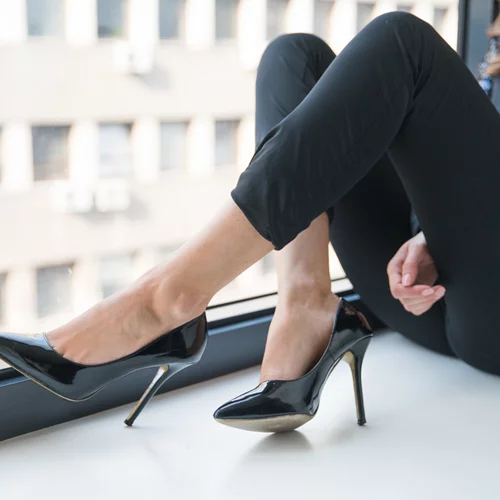 Από γυναίκα σε γυναίκα: Τι κάνεις όταν μετά από πολλές ώρες ορθοστασίας τα πόδια σου κυριολεκτικά... δε σε κρατάνε;;