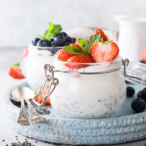 Πρωινό σε βαζάκι | 3 υγιεινές συνταγές για να ξεκινήσεις την ημέρα σου σωστά