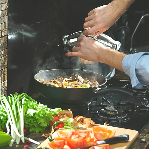 7 δημοφιλείς μύθοι για το φαγητό που δεν πρέπει να πιστεύεις