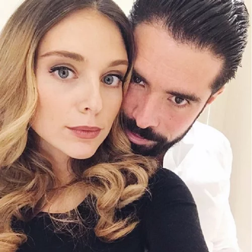 Μαριάννα Γουλανδρή – Φίλιππος Λαιμός | Tαξίδι στο Μονακό με την 1,5 μηνός κόρη τους!