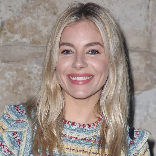 H Sienna Miller έκανε την καλύτερη αλλαγή χρώματος μαλλιών γι' αυτό το φθινόπωρο