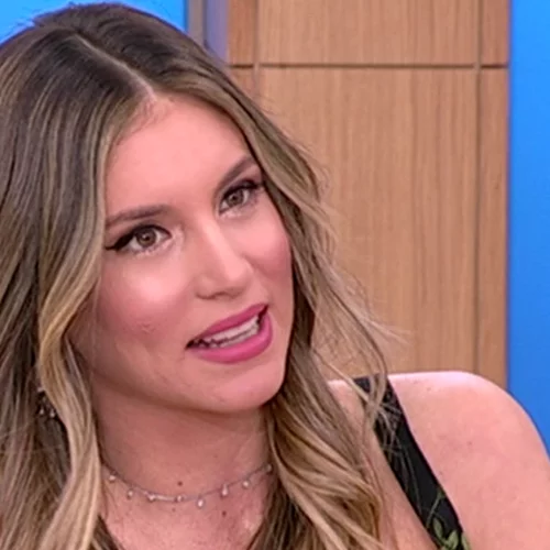 Αθηνά Οικονομάκου | Η εμφάνιση στη Μενεγάκη μετά τη γέννηση του γιου της