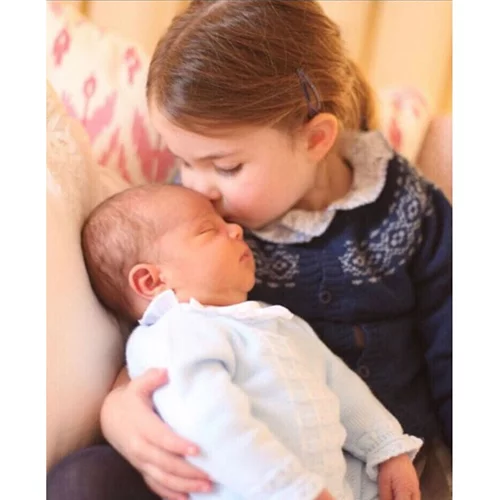 Το κρυφό μήνυμα πίσω από τη φωτογραφία του Πρίγκιπα Louis