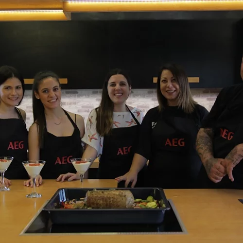 AEG x Missbloom | Όταν μαγειρέψαμε με τον Δημήτρη Σκαρμούτσο!