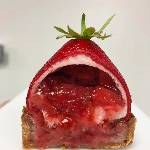 Cedric Grolet: Κυκλοφορεί στα ελληνικά το βιβλίο του καλύτερου Pastry Chef στον κόσμο