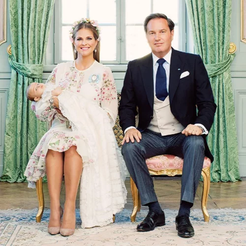 Οι επίσημες φωτογραφίες από τη βάπτιση της πριγκίπισσας Adrienne της Σουηδίας