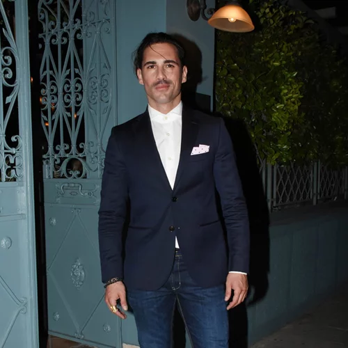 Άνθιμος Ανανιάδης | Έγινε ανάδοχος γονιός