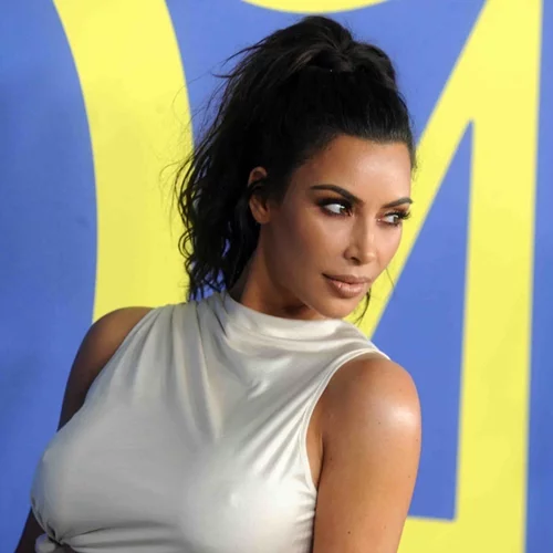 H Kim Kardashian ξαναμάκρυνε τα μαλλιά της, μία μέρα αφότου τα έκανε καρέ!