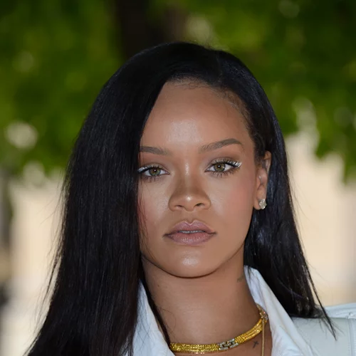 Rihanna | Όλα τα looks από το ντεμπούτο της νέας της συλλογής Fenty