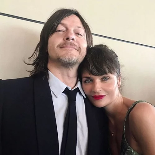 Helena Christensen | Ποζάρει με τον Norman Reedus στην αποφοίτηση του γιου τους!