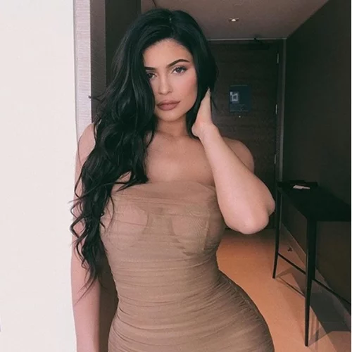 Η Kylie Jenner είναι το νέο εξώφυλλο του Forbes και μία από τις 60 αυτοδημιούργητες και πλουσιότερες γυναίκες των ΗΠΑ