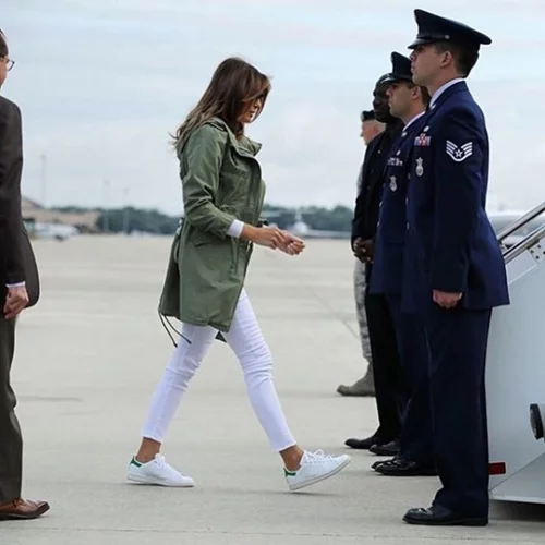 Melania Trump | Γιατί σχολιάστηκε τόσο πολύ το μπουφάν της;