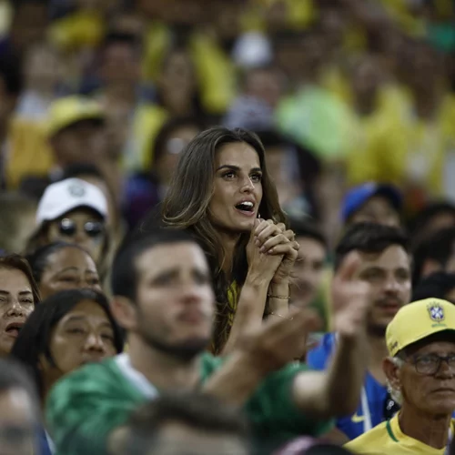 Τα αγγελάκια της Victoria's Secret βλέπουν Μουντιάλ!