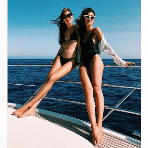 Ποια είναι η πόζα "Barbie" που επιλέγουν οι fashionistas στο Instagram;