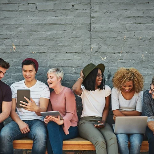 6 πράγματα που δεν πρέπει ποτέ να ποστάρεις στο facebook