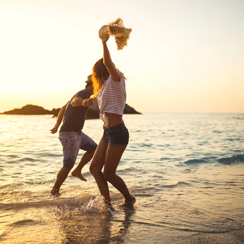 Καλοκαιρινές ερωτικές προβλέψεις | Τι σε περιμένει φέτος;