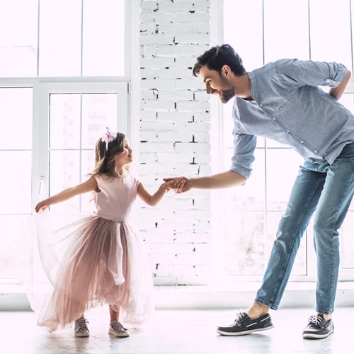 Eliana in Babyland | Χρόνια πολλά στους μπαμπάδες που αγαπάνε σαν μαμάδες