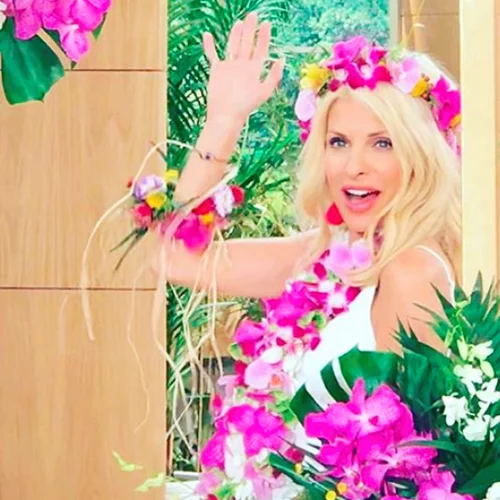 Ελένη Μενεγάκη | Κάνει διακοπές, αλλά όχι στην Άνδρο!