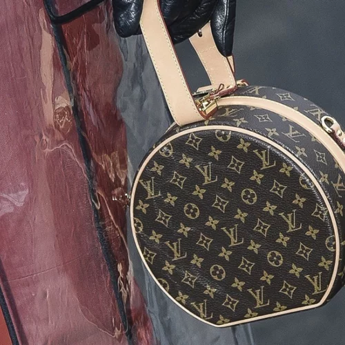 Το πιο iconic print του Louis Vuitton επιστρέφει. Μήπως το έχεις και εσύ στη συλλογή σου;