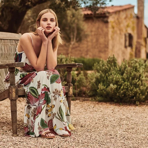 Φόρεσε τα πιο ωραία καλοκαιρινά φορέματα από τη συλλογή της Lynne