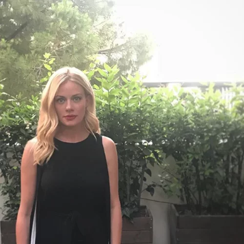 Ζέτα Μακρυπούλια | Με μπικίνι και χωρίς ίχνος μακιγιάζ!