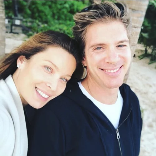 Μαριέττα Χρουσαλά - Λέων Πατίτσας | Βόλτες στα σοκάκια της Μυκόνου